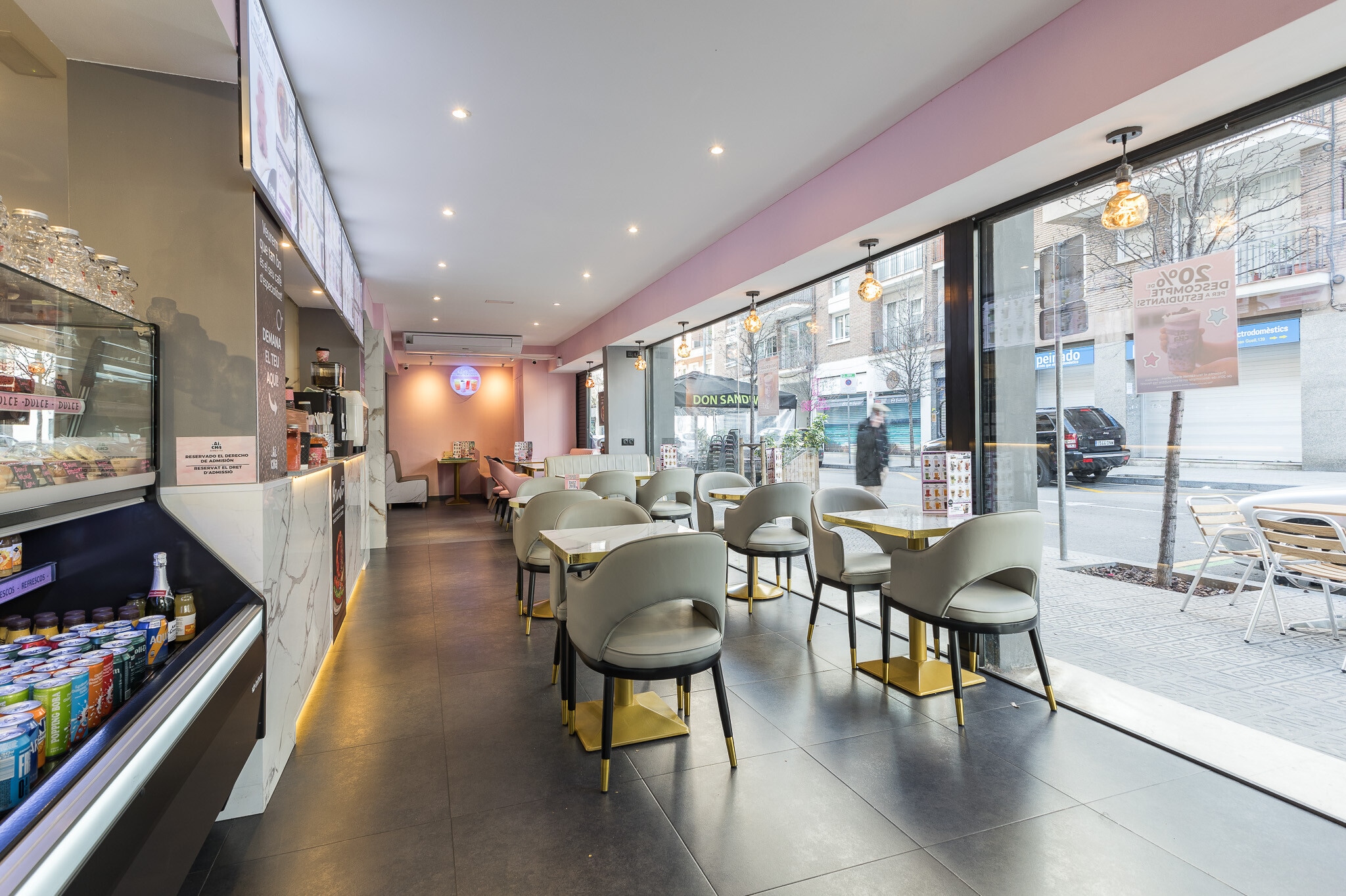 Retail in Barcelona, Barcelona to rent Interior Photo- Image 1 of 17