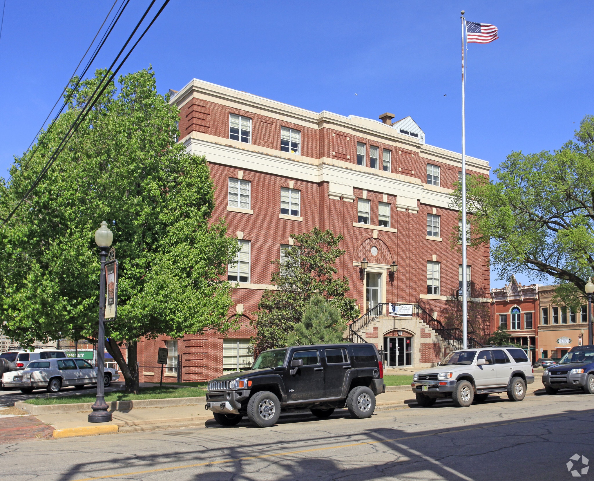 201 W Oklahoma Ave, Guthrie, OK to rent Building Photo- Image 1 of 1