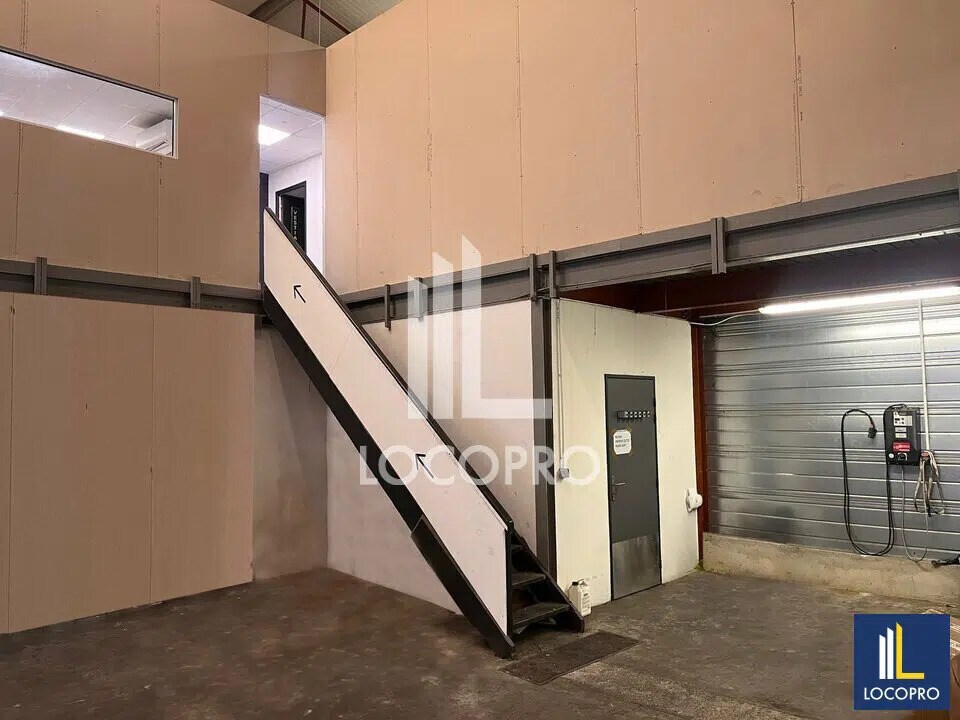 Light Industrial in Peymeinade for sale Interior Photo- Image 1 of 7