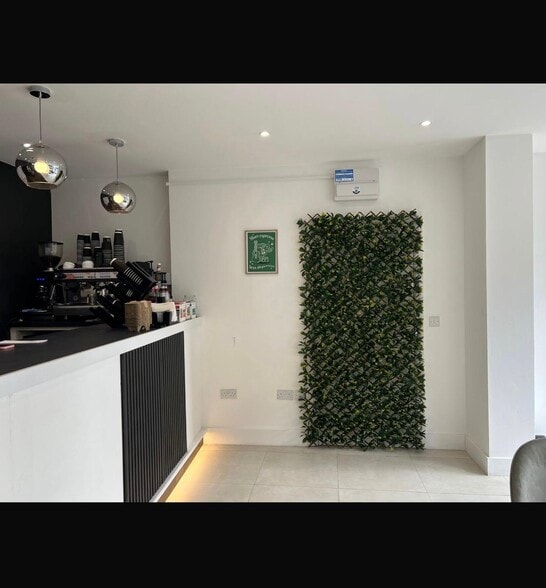 137-139 St Albans Rd, Watford to rent - Interior Photo - Image 3 of 15