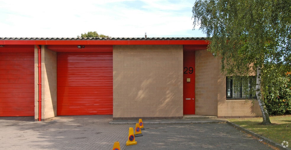 24-29 Low Farm Pl, Northampton to rent - Building Photo - Image 2 of 8