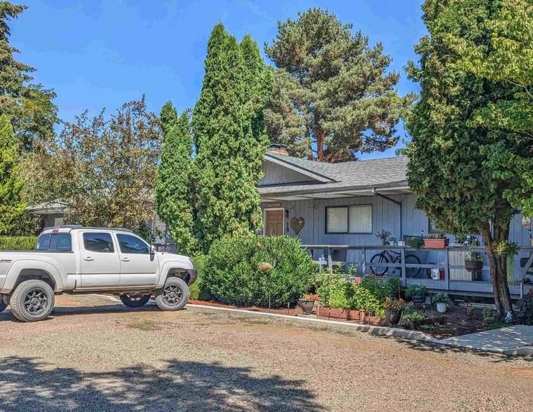 600 Loucks Way, Brownsville, OR for sale - Building Photo - Image 3 of 9