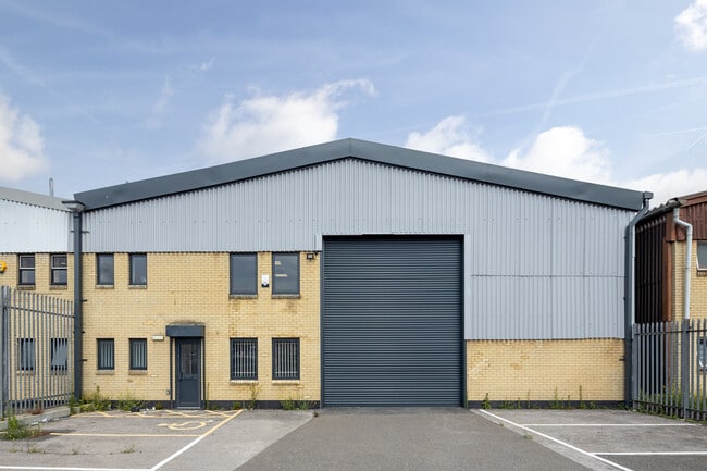 More details for Redburn Industrial Estate, Enfield - Industrial to Rent