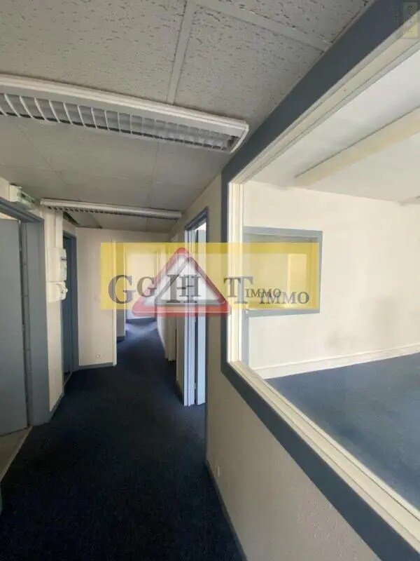 Office in Saint-Maur-des-Fossés to rent Interior Photo- Image 1 of 6