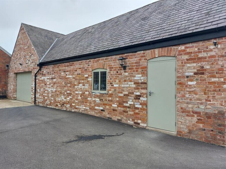 16 Mill St, Melton Mowbray to rent - Building Photo - Image 3 of 6