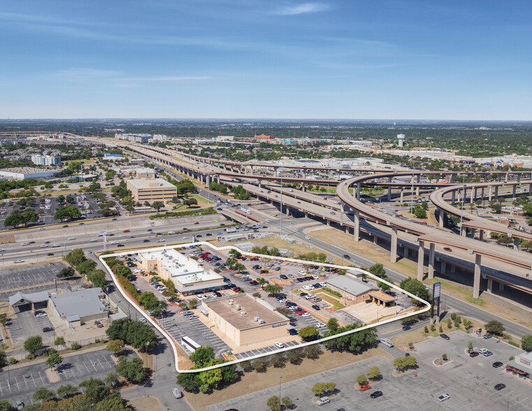 Round Rock Crossing Corners portfolio of 2 properties for sale on LoopNet.co.uk - Building Photo - Image 2 of 10