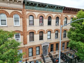 3215 48th St, Long Island City, NY for sale Primary Photo- Image 1 of 1