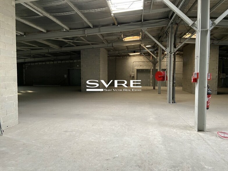 Industrial in Aubagne to rent - Interior Photo - Image 3 of 9