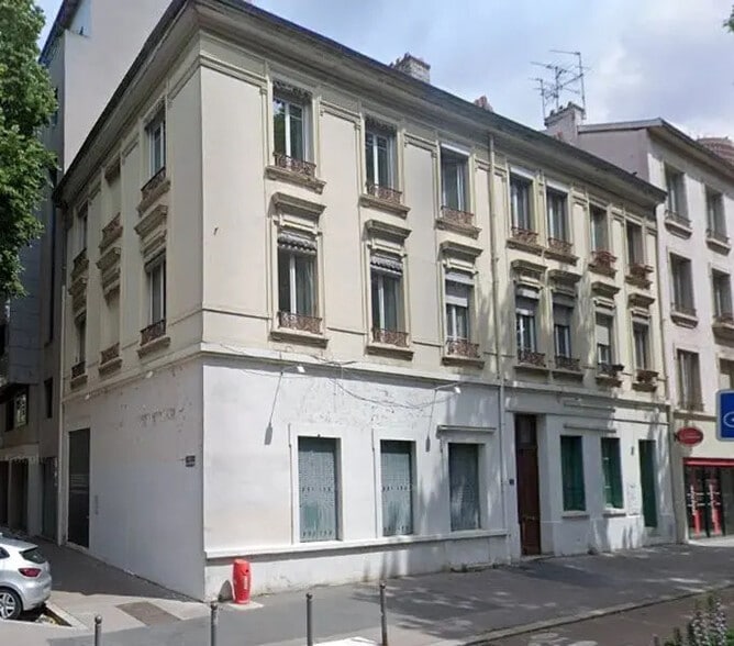 Office in Lyon for sale - Building Photo - Image 1 of 5