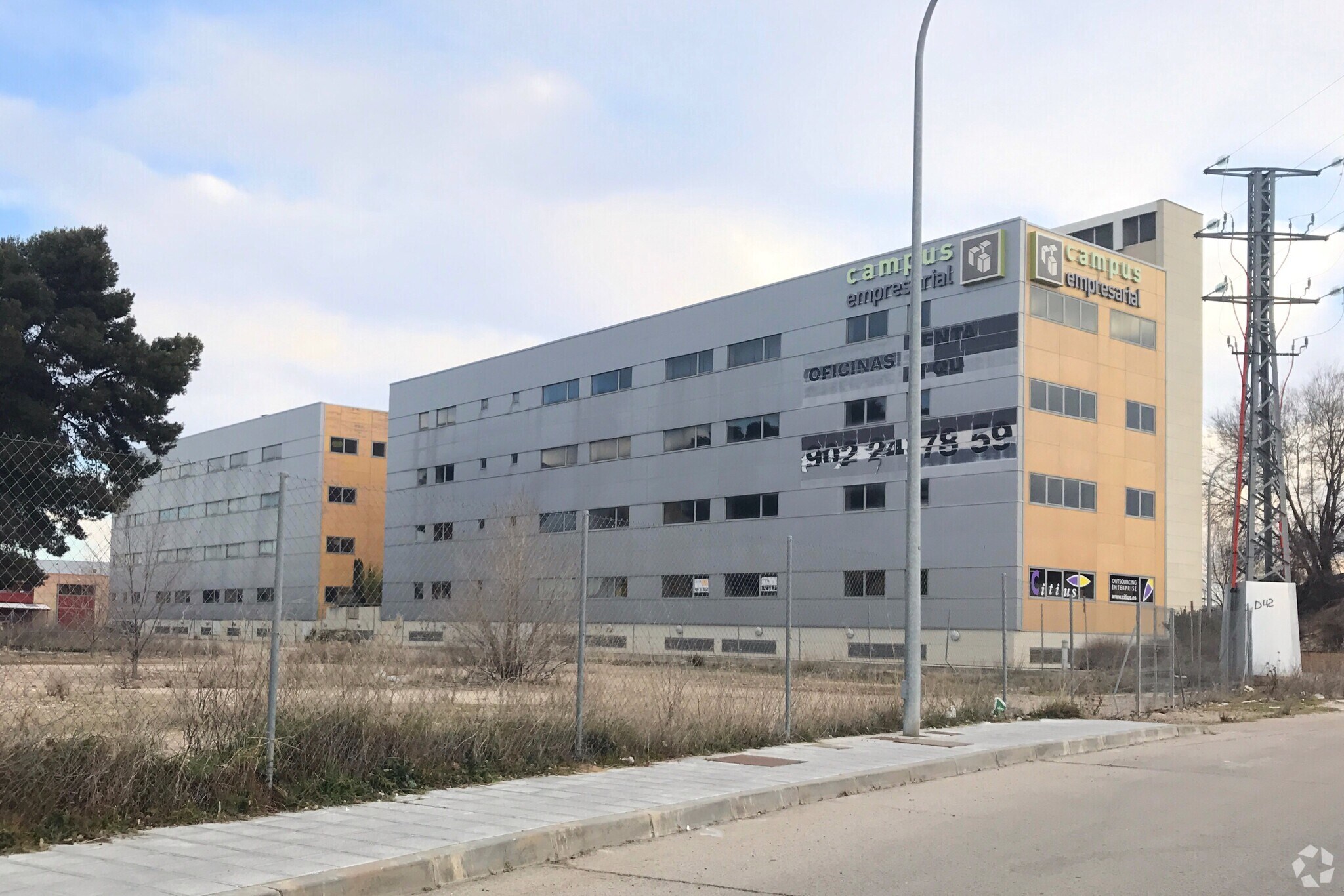 Office in Guadalajara, Guadalajara for sale Primary Photo- Image 1 of 2