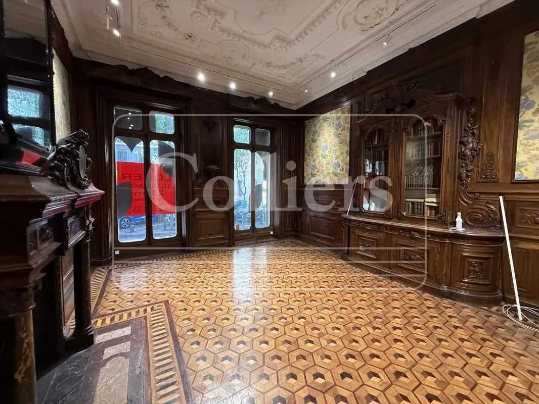 Office in Marseille to rent Interior Photo- Image 1 of 4