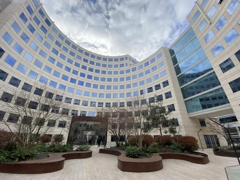 155-159 Rue Anatole France, Levallois-Perret to rent - Building Photo - Image 1 of 6