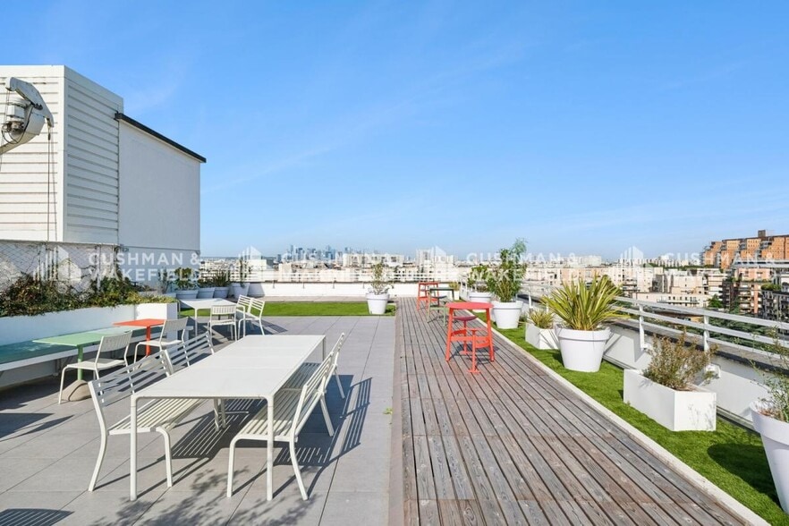 4 Rue Mozart, Clichy to rent - Building Photo - Image 2 of 14