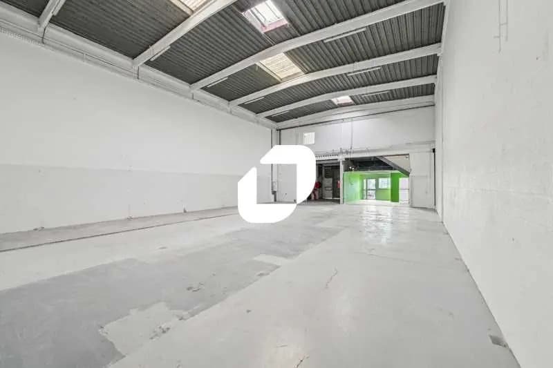 Location Local d'activités 368 m² à 818 m² - Photo 1