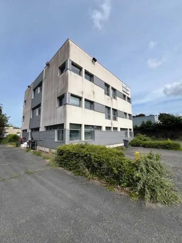 164 Rue Des Frères Farman, Buc for sale Building Photo- Image 1 of 19