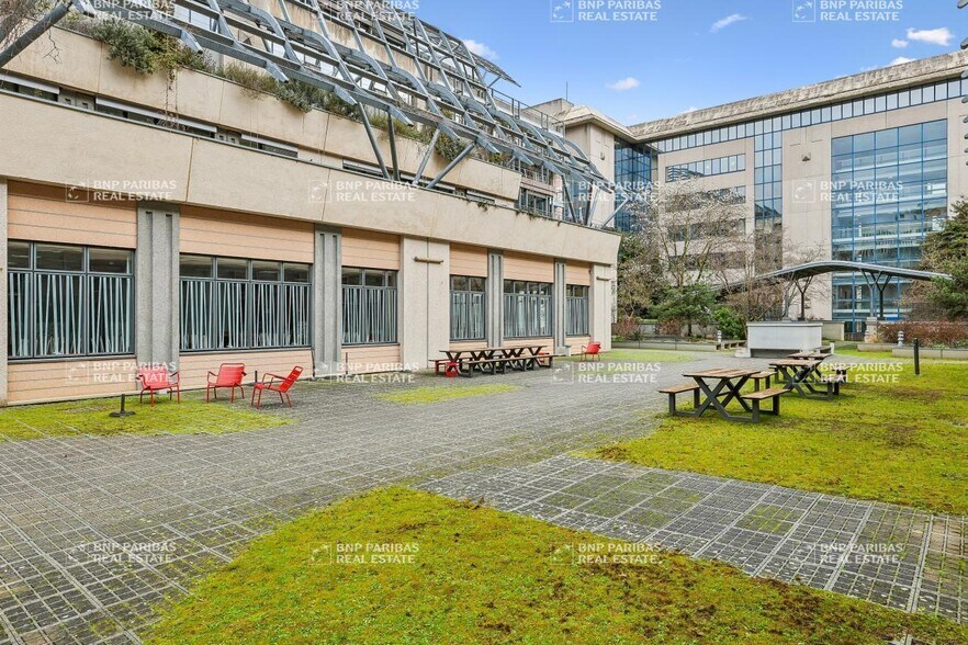Office in Paris to rent - Building Photo - Image 2 of 14