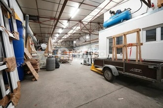 Light Industrial in Beauvallon to rent Interior Photo- Image 2 of 5