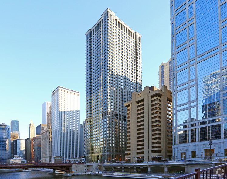 35 W Wacker Dr, Chicago, IL for rent - Building Photo - Image 2 of 10