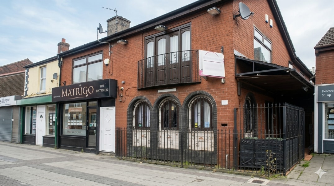 78 Market St, Manchester to rent Building Photo- Image 1 of 2