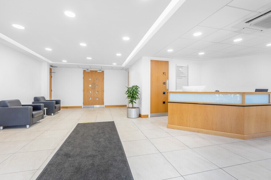 Worthing Rd, Horsham to rent - Interior Photo - Image 2 of 7