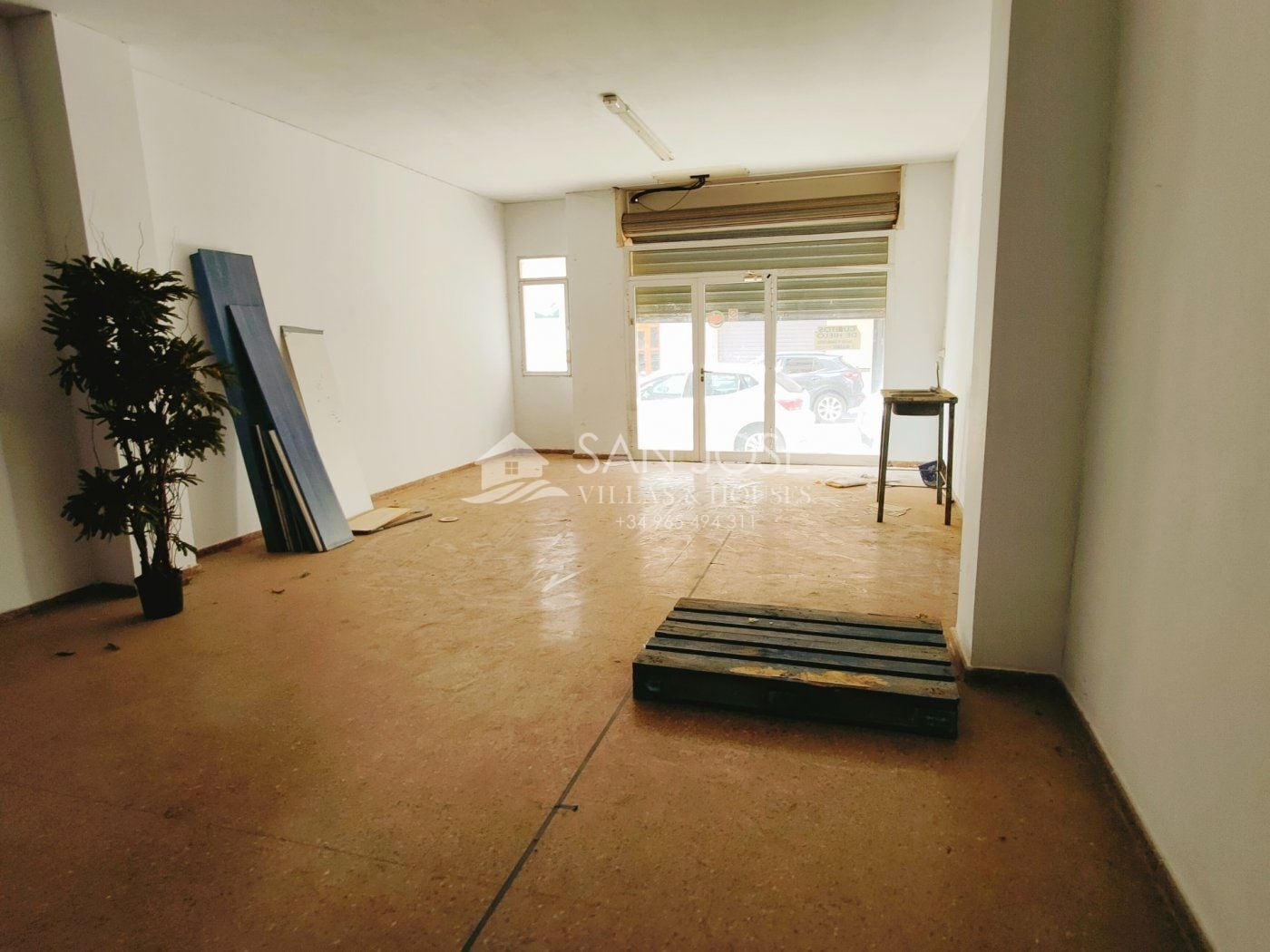 Retail in Monforte del Cid, Alicante for sale Building Photo- Image 1 of 11