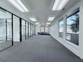 110 Tiburon Blvd, Mill Valley, CA to rent Interior Photo- Image 1 of 14