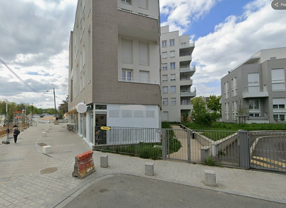 Retail in Evry Courcouronnes for sale Building Photo- Image 1 of 2