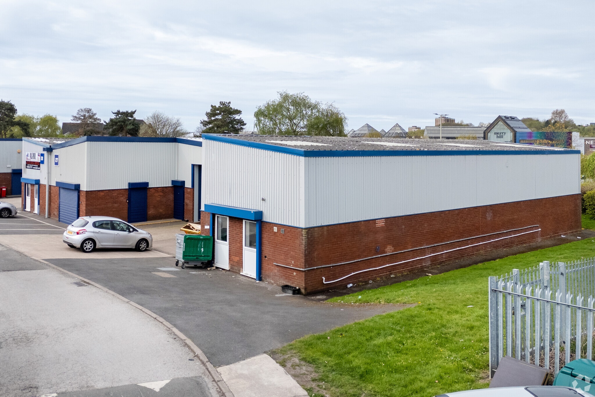 Pedmore Rd, Brierley Hill to rent Primary Photo- Image 1 of 3