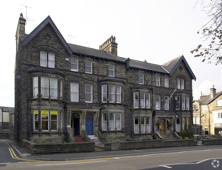 47-49 & 51-53 East Parade portfolio of 2 properties for sale on LoopNet.co.uk - Primary Photo - Image 1 of 2