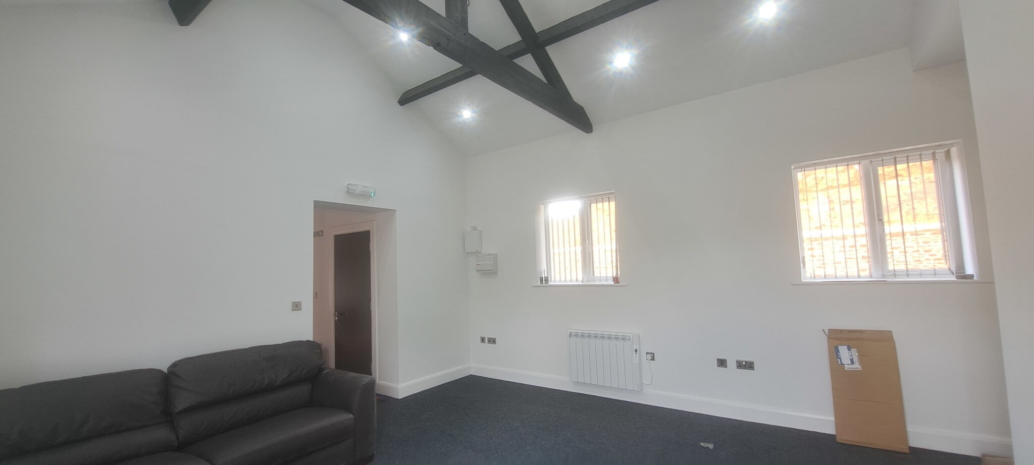 Old Linslade Rd, Leighton Buzzard to rent Interior Photo- Image 1 of 3