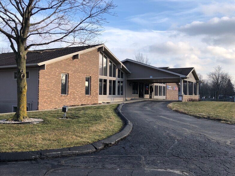 1001 N Main St, Nappanee, IN for rent - Building Photo - Image 3 of 3