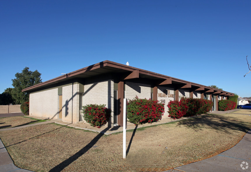 3440 W Cactus Rd, Phoenix, AZ for rent - Primary Photo - Image 1 of 42