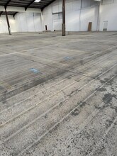 Industrial in Le Mesnil-Amelot to rent Interior Photo- Image 2 of 3