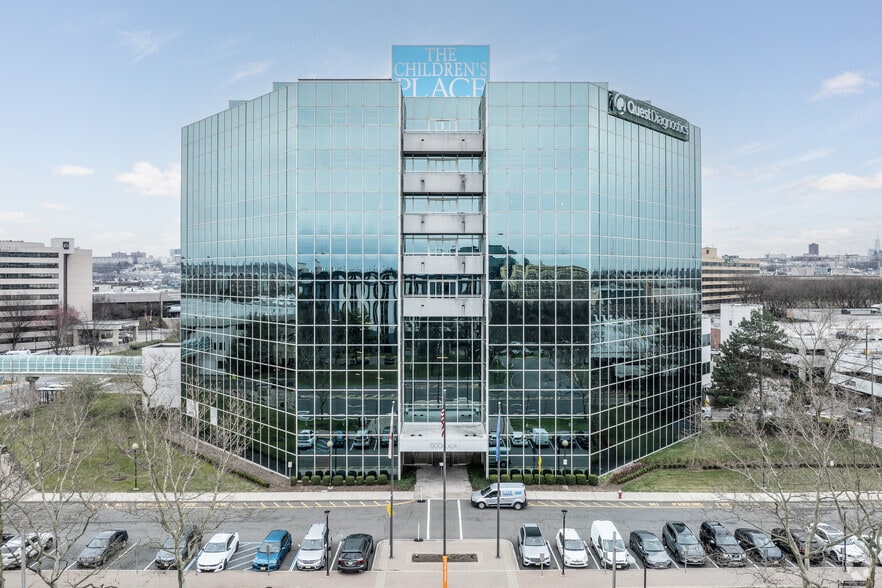 500 Plaza Dr, Secaucus, NJ to rent - Building Photo - Image 2 of 6