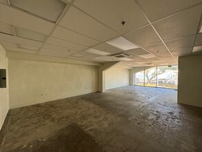 2290 Alahao Pl, Honolulu, HI to rent Building Photo- Image 2 of 6