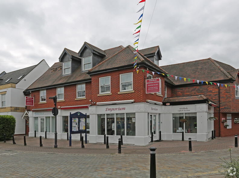 46-48 High St, Burnham for rent - Primary Photo - Image 1 of 8