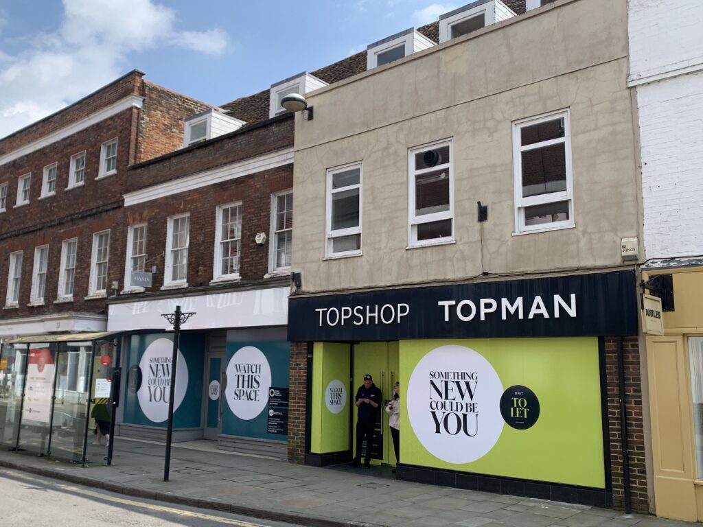 High St, Salisbury to rent Building Photo- Image 1 of 1