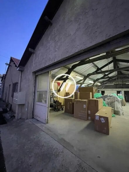 Office in Marseille to rent - Building Photo - Image 2 of 6