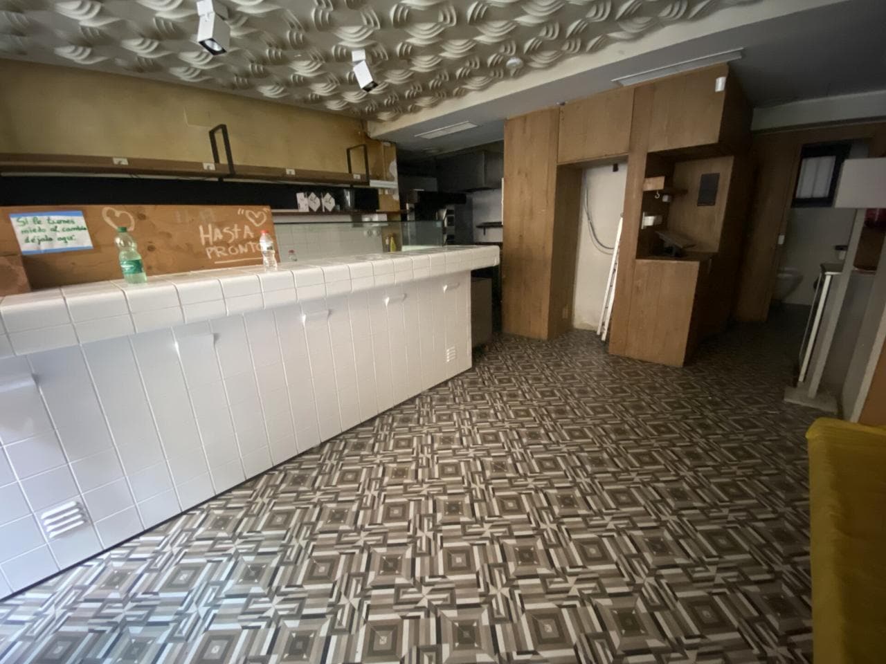 Retail in Barcelona, Barcelona to rent Interior Photo- Image 1 of 5