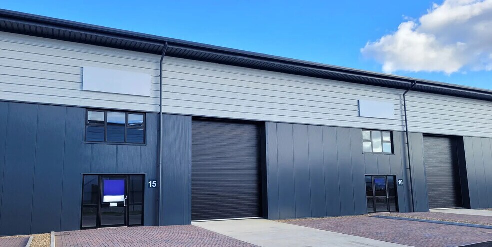 Old Great North Rd, Sawtry to rent - Building Photo - Image 2 of 27