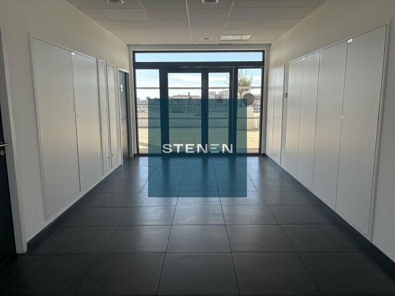 Office in Marseille to rent - Interior Photo - Image 3 of 9
