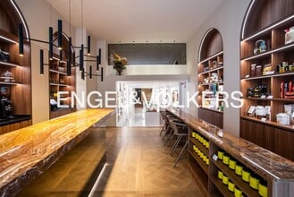 Retail in Barcelona, Barcelona to rent Interior Photo- Image 2 of 4