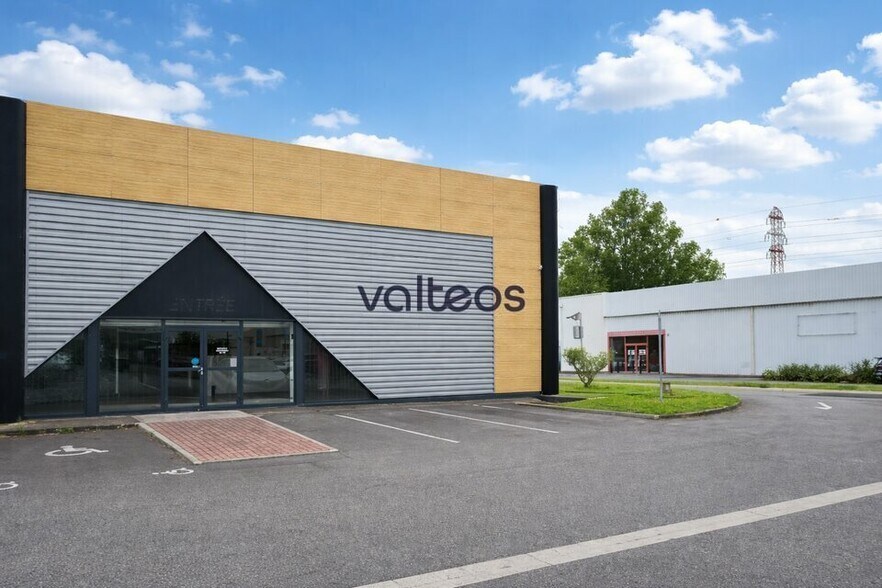 Retail in Portet-sur-Garonne to rent - Building Photo - Image 2 of 7