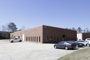 3670 Burnette Park Dr, Suwanee GA - Commercial Property