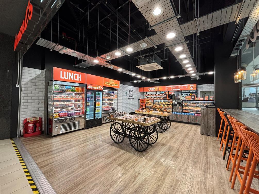 43 Wolsey Walk, Woking to rent Interior Photo- Image 1 of 3