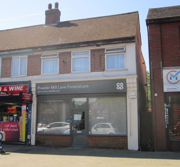 239 Powder Mill Ln, Twickenham, TW2 6EH UK