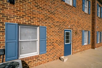 1600 N Coalter St, Staunton, VA to rent Interior Photo- Image 1 of 11