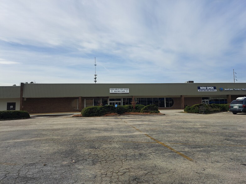 7594 Highway 85, Riverdale, GA for rent - Building Photo - Image 1 of 2