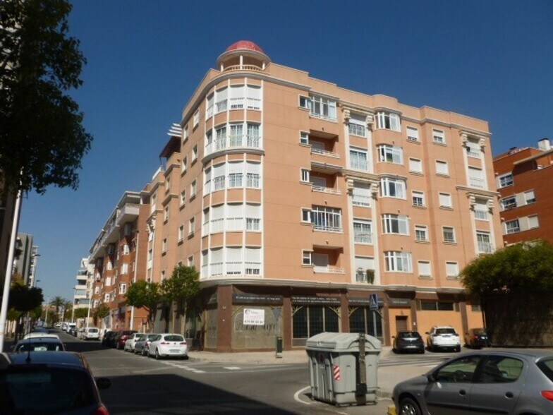 Carrer Baltasar Brotons García, 5, Elche, Alicante to rent - Building Photo - Image 2 of 26