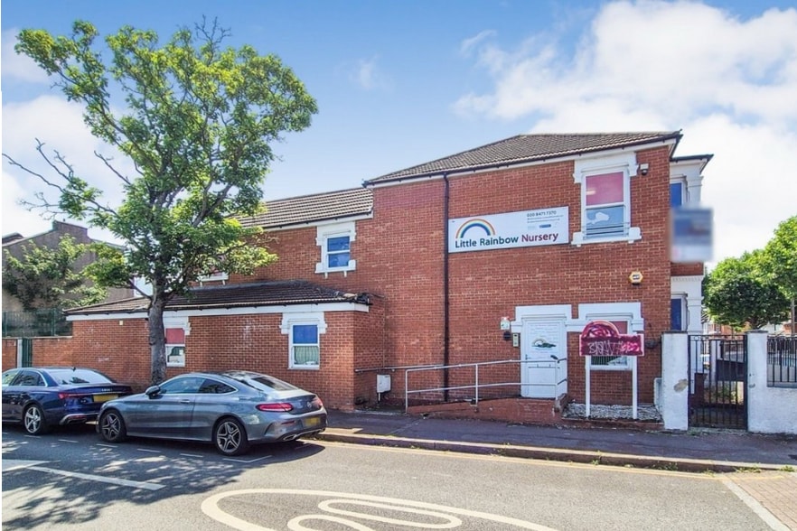 64 Essex Rd, London for sale - Interior Photo - Image 3 of 7